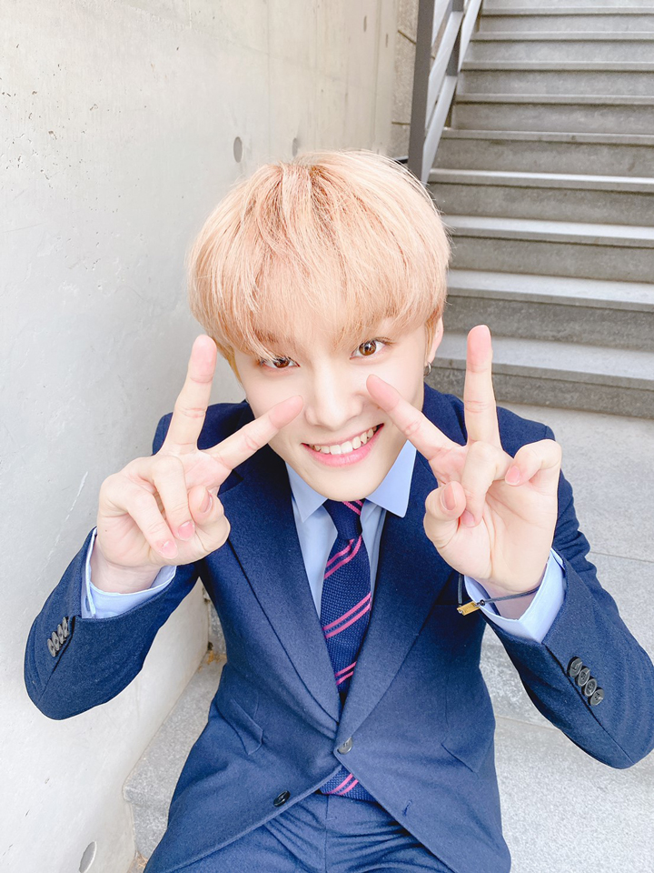 祝・新成人！川西拓実のスーツ姿写真を公開！｜JO1 OFFICIAL SITE